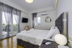2 bedrooms, in-room safe, iron/ironing board, free WiFi