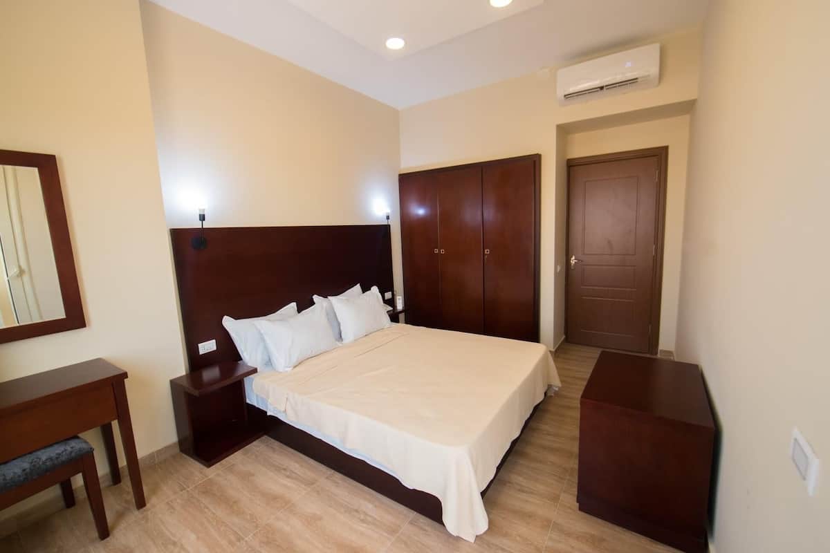 Classic Apartment, 1 Double Bed | 2 bedrooms, in-room safe, blackout drapes, iron/ironing board
