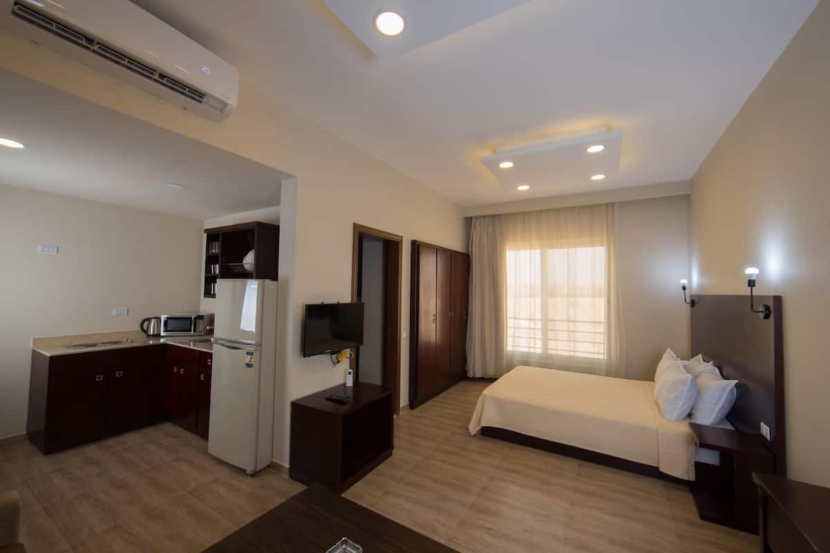 2 bedrooms, in-room safe, blackout drapes, iron/ironing board