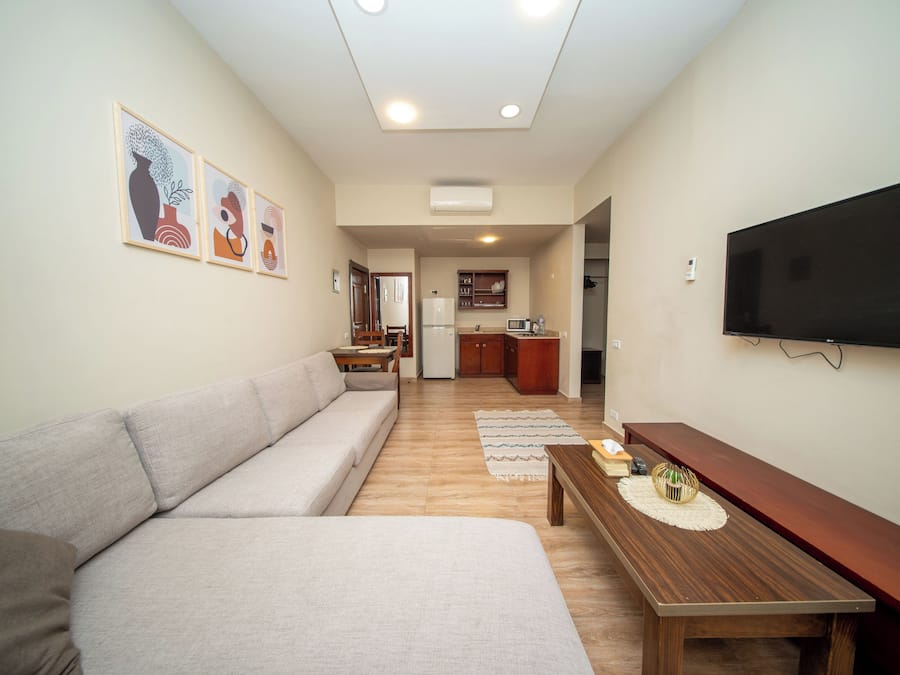 Classic Apartment, 1 Double Bed | Living area