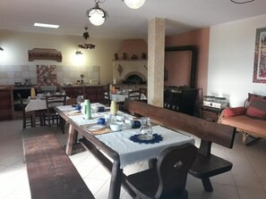 Dining - Signs and Imprint-Apartment with Sea View (Finale Ligure)
