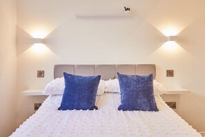 1 slaapkamer, een strijkplank/strijkijzer, gratis wifi, beddengoed