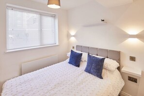 1 soverom, strykejern/-brett, wi-fi (inkludert) og sengetøy