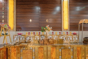 Library - Hotel Vasdaa Grand (Rishikesh)