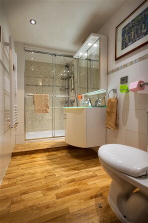 Bathroom - Adorable 2-bedroom apartment with AC in old town Antibes (Antibes)
