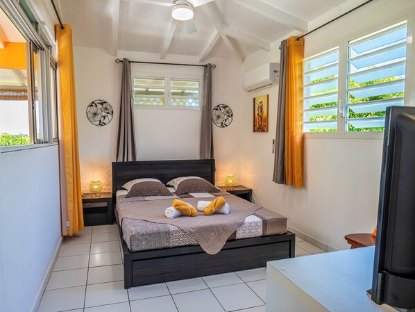 1 chambre, fer et planche à repasser, Wi-Fi gratuit, draps fournis