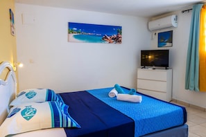 1 chambre, fer et planche Ă repasser, Wi-Fi gratuit, draps fournis