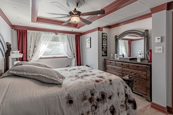 4 bedrooms, free WiFi, bed sheets