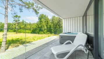 Deluxe Apartment | Jetted tub