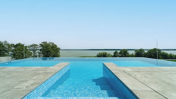 Sæsonbestemt udendørs pool