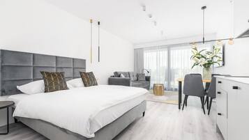 Deluxe Studio, Partial Lake View