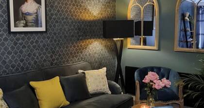 Stylish Scottish House With Garden and Parking