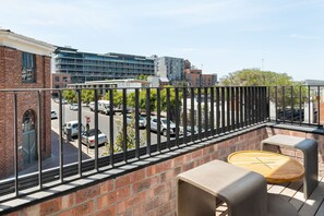 Apartamento empresarial | Sacada