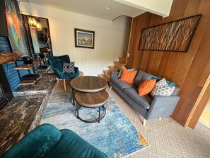 Smart TV, fireplace, DVD player