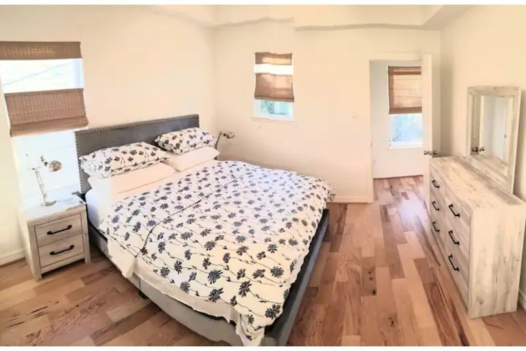 Cozy Heights Home 🌅🌄(Fenced, Yard, Garage)