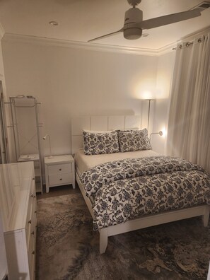 2 bedrooms, iron/ironing board, free WiFi, bed sheets