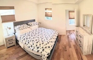 2 chambres, fer et planche à repasser, Wi-Fi gratuit, draps fournis