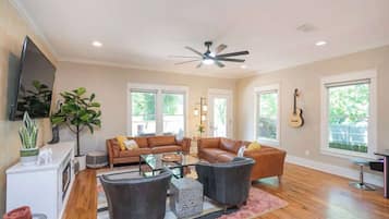 TV, fireplace, video games, offices