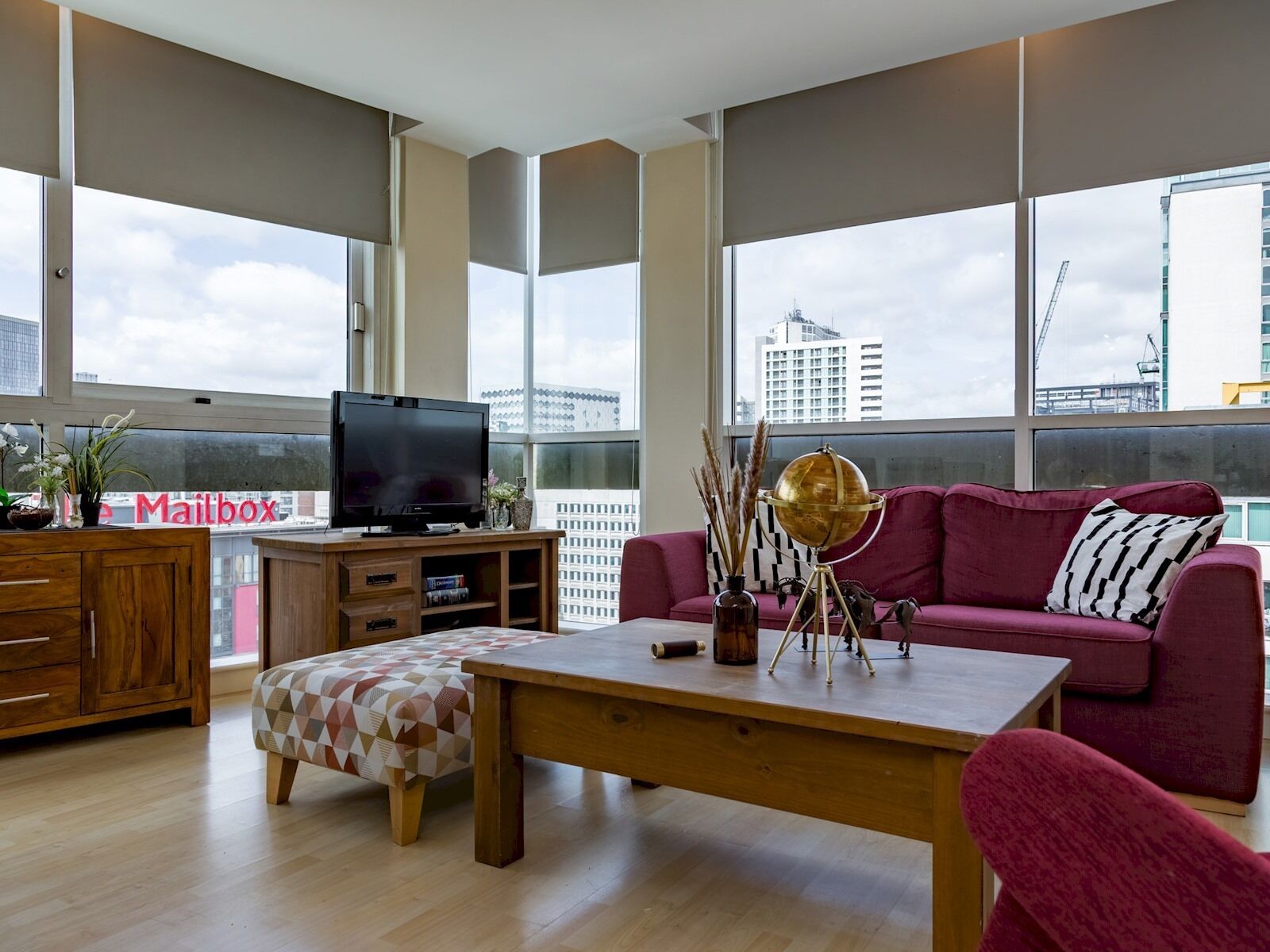 Pass the Keys | Luxury 2 Bed Penthouse Central Skyline Views