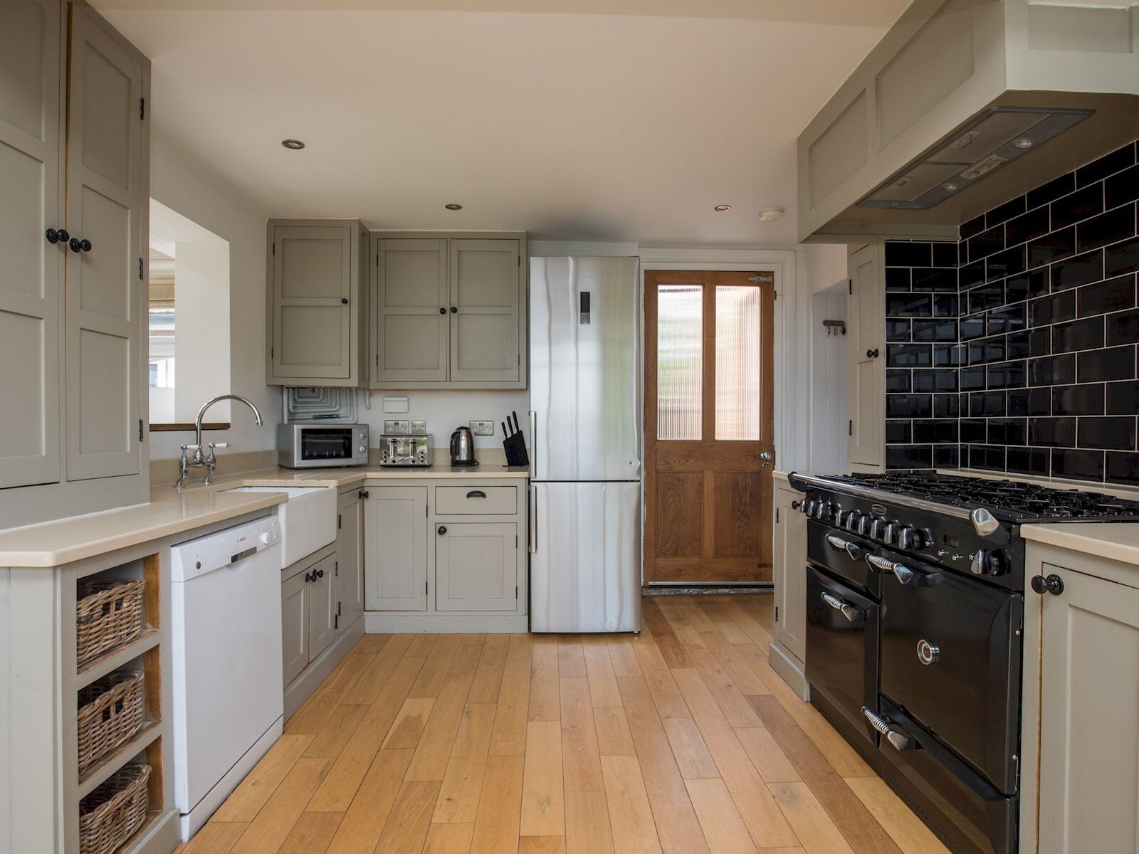 Pass the Keys | Brambles Spacious Home Sleeps 8 Legoland Windsor in 5mins