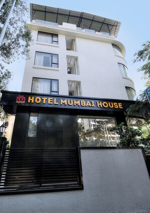 Front of property - Hotel Mumbai House Ghansoli (Navi Mumbai)