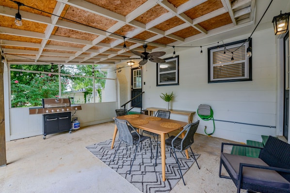 Outdoor dining