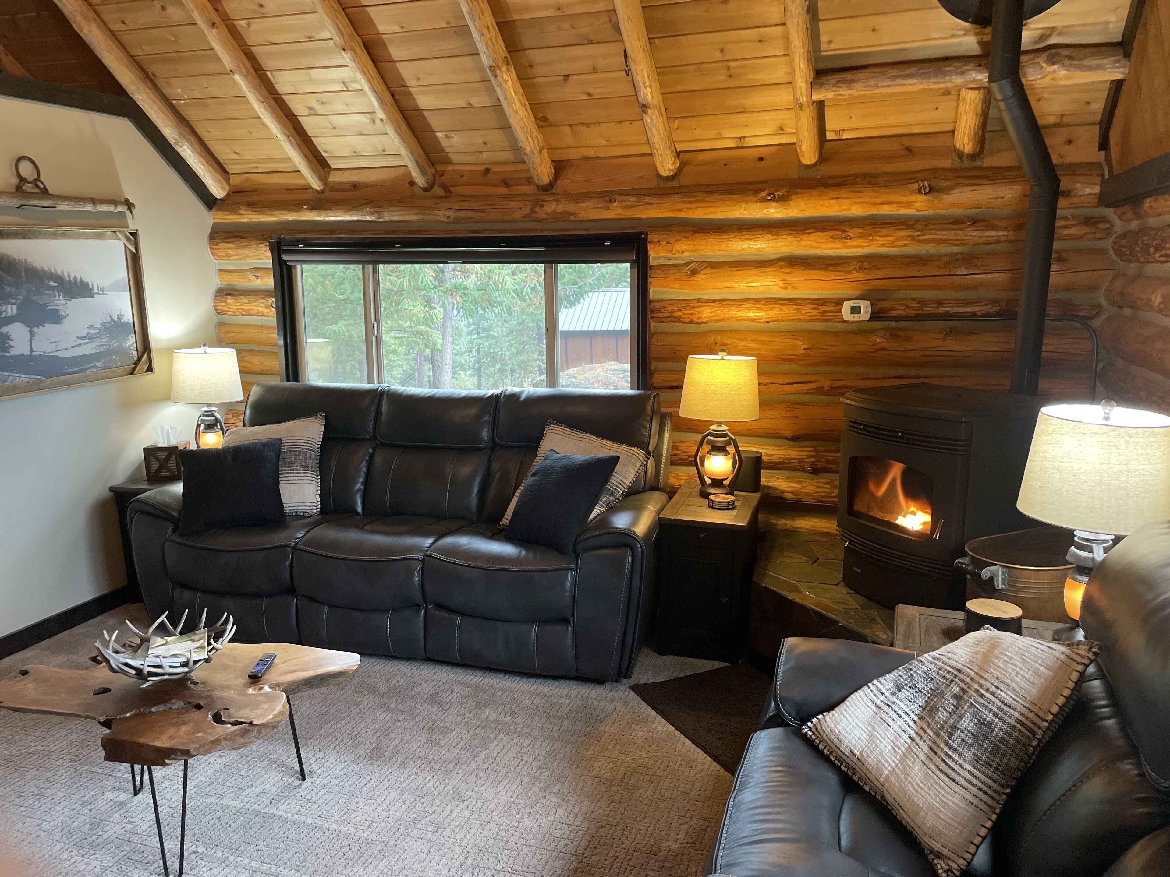 Little Cabin in the Woods. Mountain Haven