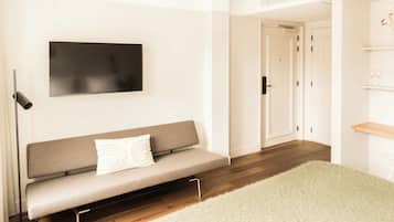 Comfort tweepersoonskamer | Luxe beddengoed, pillowtop-bedden, een kluis op de kamer