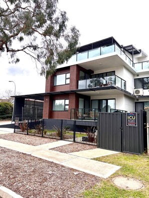 Exterior - Husky Sol Coastal escape, walk to beach and cafes (Huskisson)