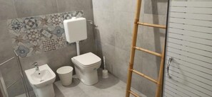 Douche, bidet