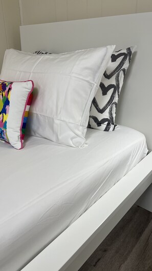 1 chambre, coffres-forts dans les chambres, fer et planche à repasser