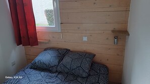2 Schlafzimmer, Reisekinderbett, kostenloses WLAN