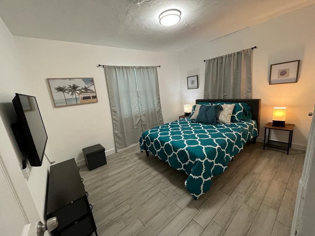 Cozy lovely 3 bedroom home - central loc MIA