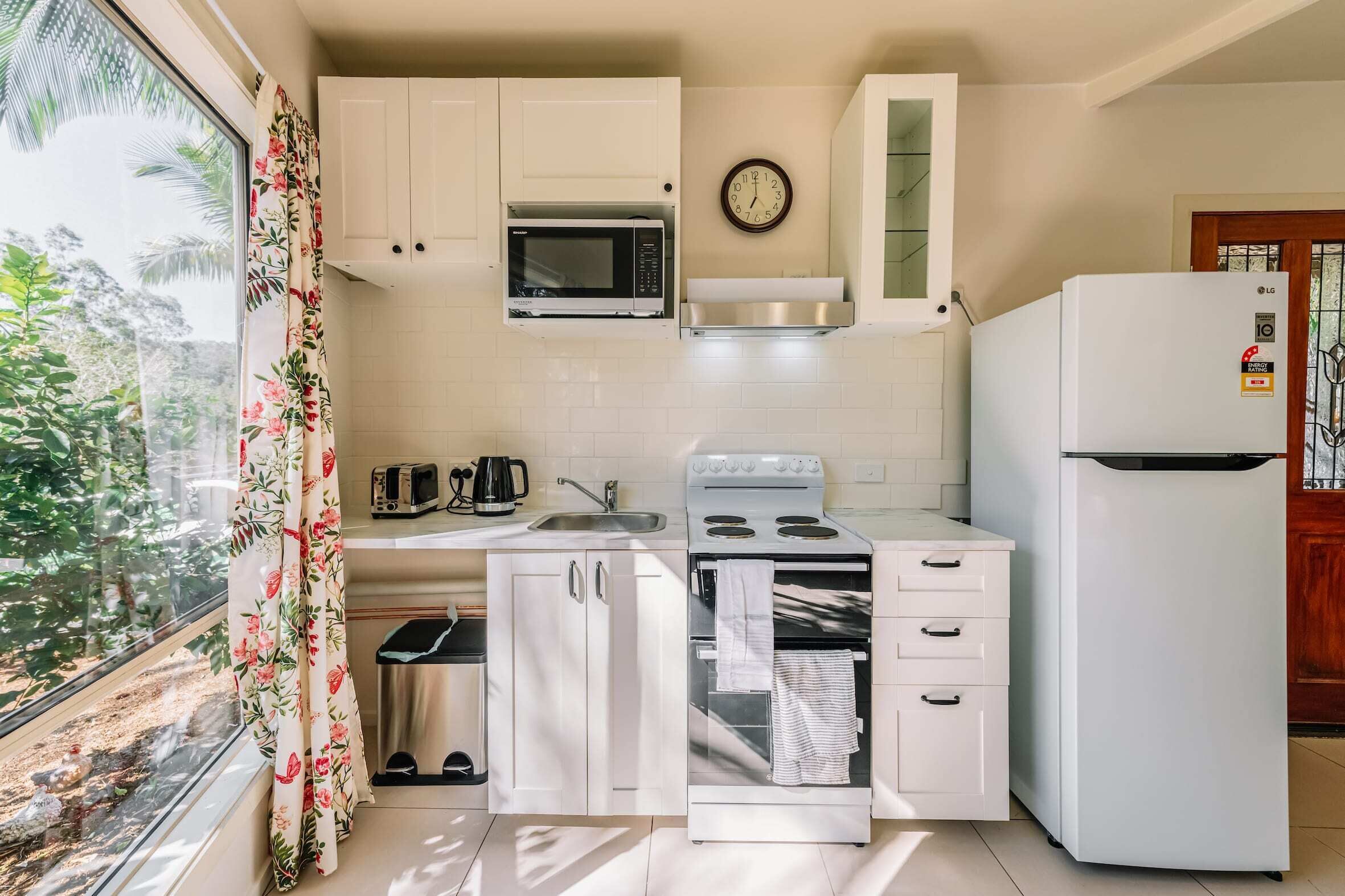 Peacock Log Cabin off the Gold Coast Hinterland