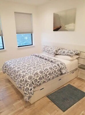 3 bedrooms, desk, WiFi