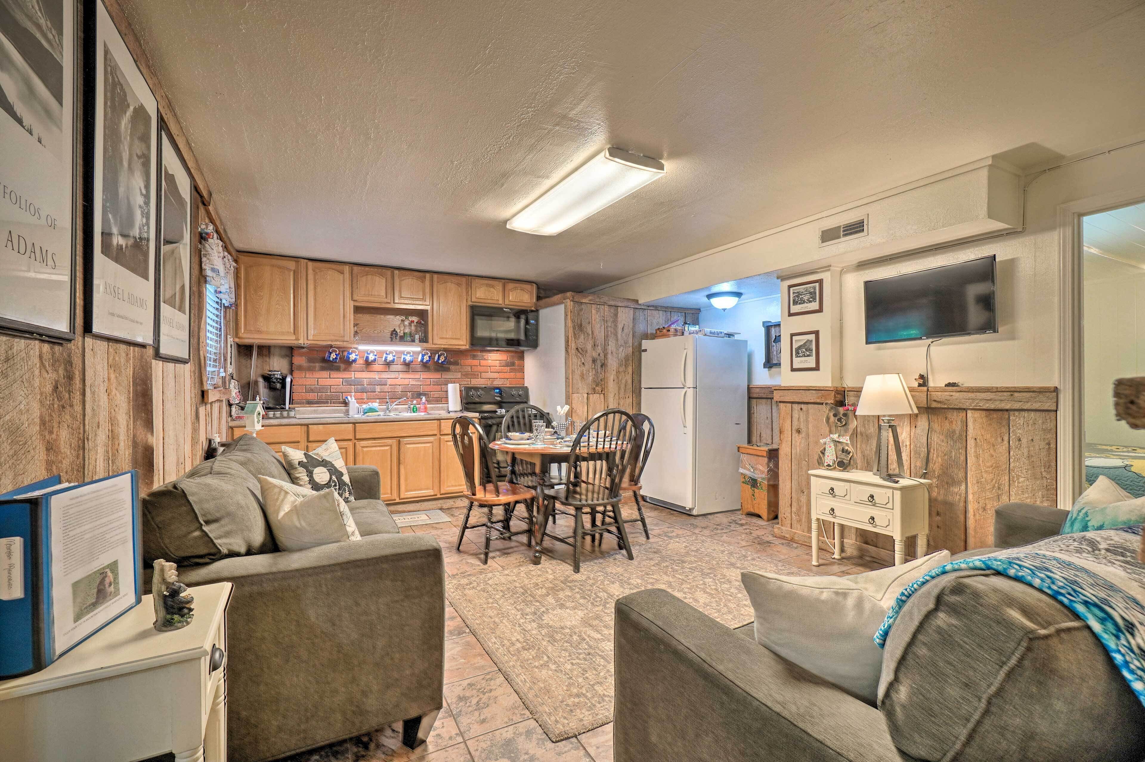 Adorable Pigeon Forge Apt ~ 2 Mi to Downtown!