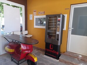 Quầy tiếp tân