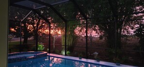 Piscina all'aperto, una piscina riscaldata