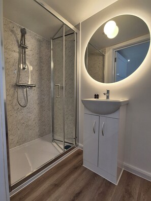 Executive Room | Bathroom - Hotel CG London (London)
