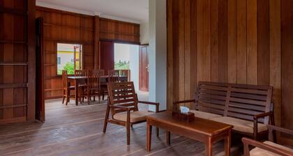 Beyond Angkor Homestay - First Floor 2-Bedroom & Living Room