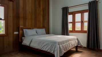 2 slaapkamers, een bureau, een strijkplank/strijkijzer, gratis wifi