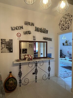 المنشأة من الداخل