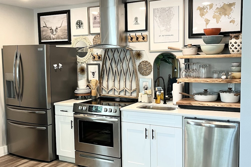 Charming Rustic Studio w/ Private Entrance