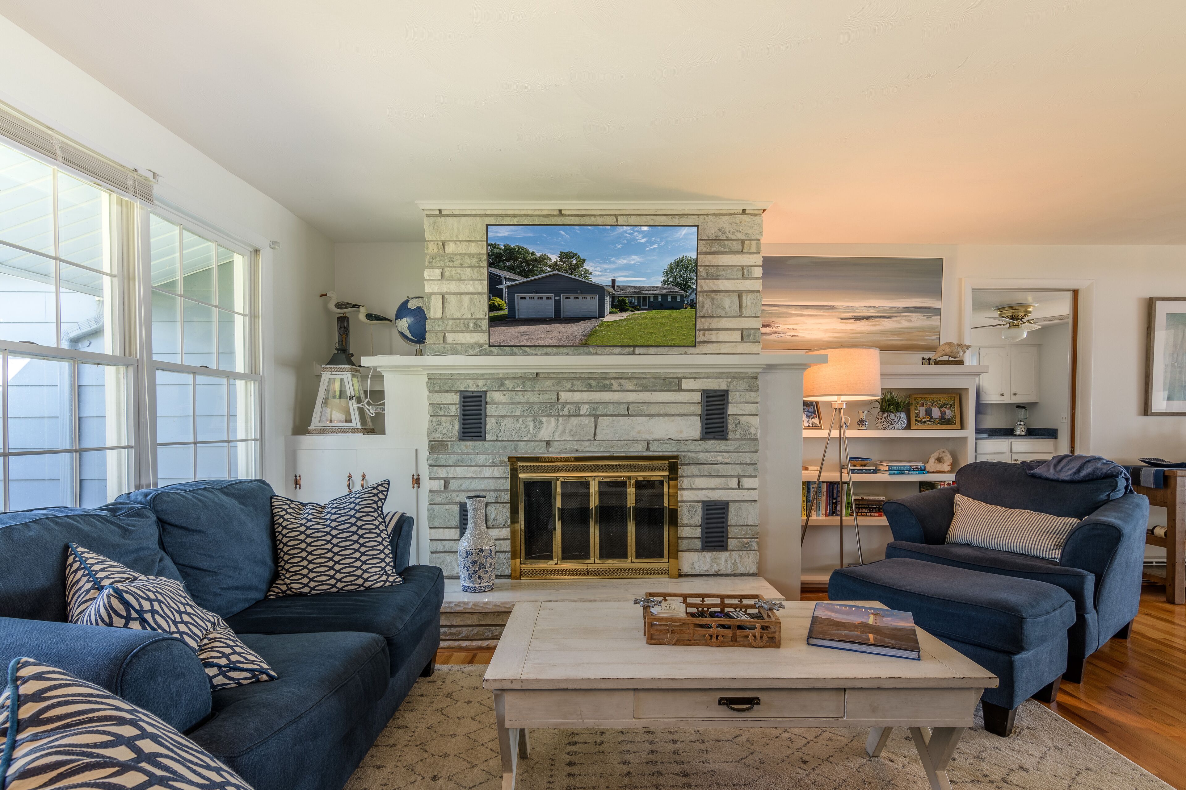 A Luxurious Waterfront Retreat on Sodus Bay