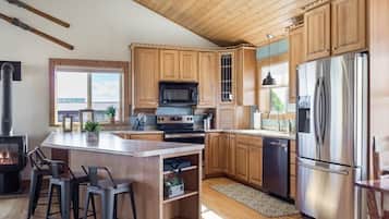 KĂŒhlschrank, Mikrowelle, Ofen, Herdplatte