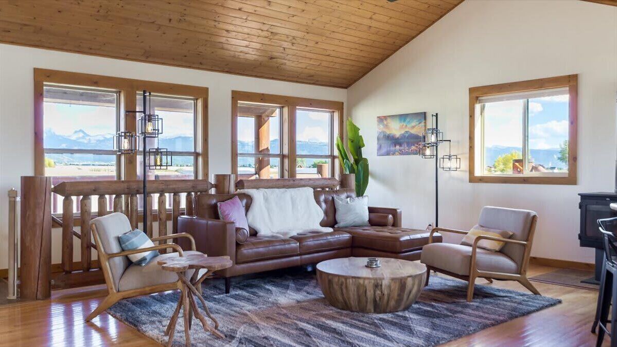 TV, fireplace, books, offices