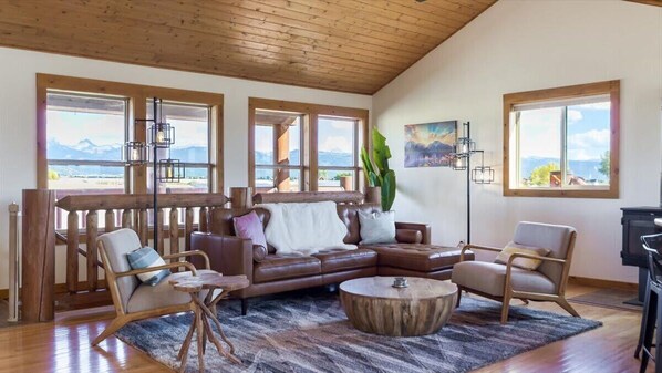 TV, fireplace, books, offices