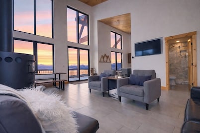 Scandinavian-Inspired Escape: Modern Cabin w/ Spa