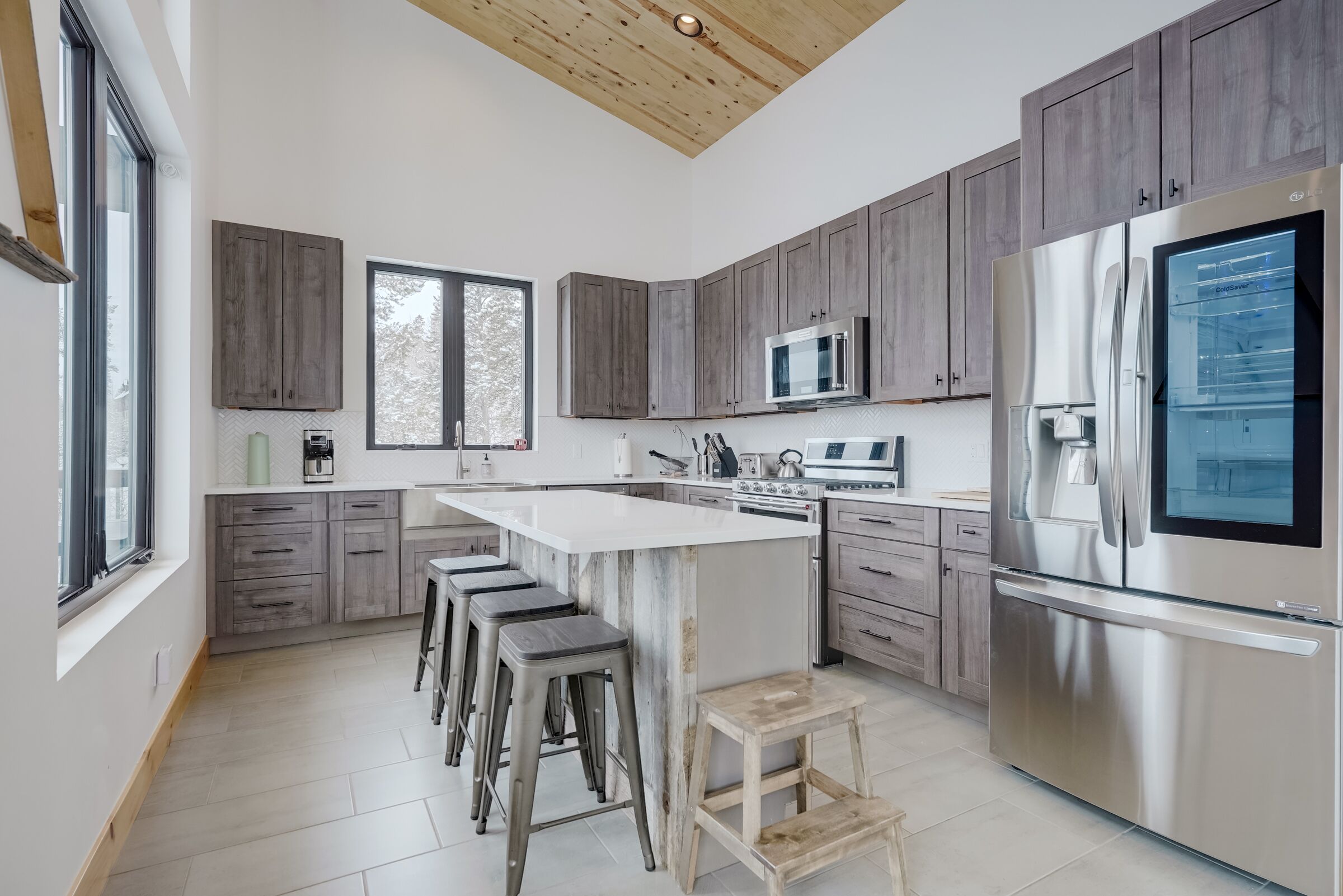 Modern Mountain Home with Spectacular Views