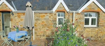 Cosy quiet cottage rural South Pembrokeshire